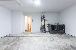 713 S 7th St, La Porte, TX 77571 - Photo 31