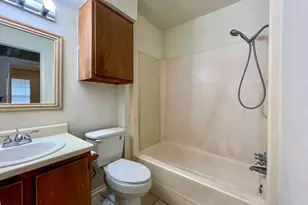 707 Ruth Ct, Navasota, TX 77868 - Photo 7