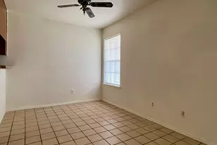 707 Ruth Ct, Navasota, TX 77868 - Photo 3