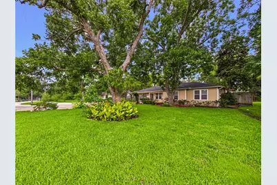 1922 Abilene, League City, TX 77573 - Photo 5