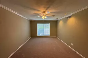 10220 Memorial Dr, Houston, TX 77024 - Photo 13