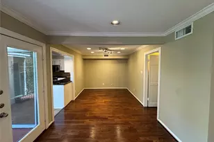 10220 Memorial Dr, Houston, TX 77024 - Photo 5