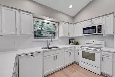 502 Dawn Drive, League City, TX 77573 - Photo 9