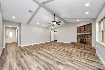 2804 Shady Creek Drive, Pearland, TX 77581 - Photo 7