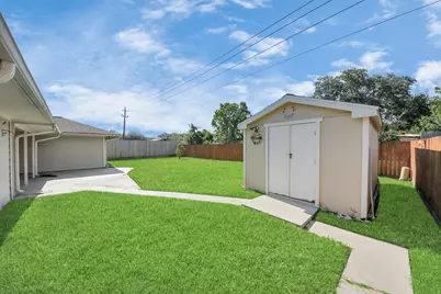 2804 Shady Creek Drive, Pearland, TX 77581 - Photo 37