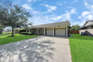 2804 Shady Creek Dr, Pearland, TX 77581 - Photo 3