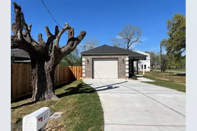 817 Center Street, Richmond, TX 77469 - Photo 1