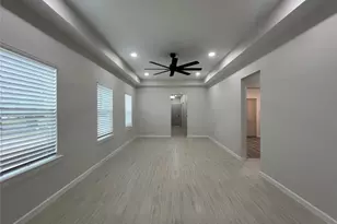 817 Center St, Richmond, TX 77469 - Photo 5