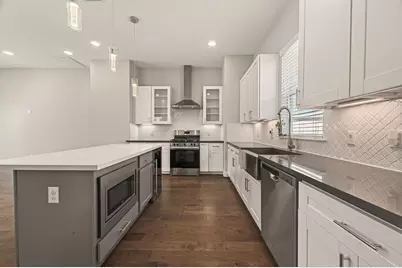2010 Saint Charles Street, Houston, TX 77003 - Photo 13