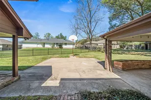 1223 Greenbriar Dr, Huntsville, TX 77340 - Photo 29