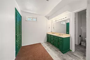 1223 Greenbriar Dr, Huntsville, TX 77340 - Photo 23