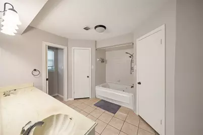 1223 Green Briar Drive, Huntsville, TX 77340 - Photo 19