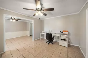 1223 Greenbriar Dr, Huntsville, TX 77340 - Photo 5