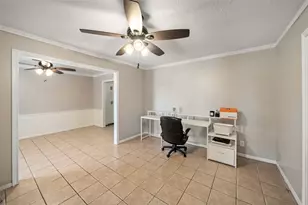 1223 Greenbriar Dr, Huntsville, TX 77340 - Photo 5