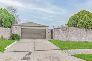 16126 New Field Dr, Houston, TX 77082 - Photo 3