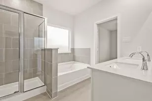 668 Woodhaven Lks Dr, La Marque, TX 77568 - Photo 17