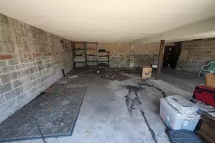 8413 Darlington Dr, Houston, TX 77028 - Photo 25