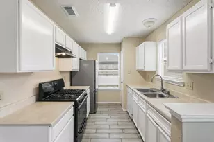 16623 Red Gully Dr, Sugar Land, TX 77498 - Photo 11