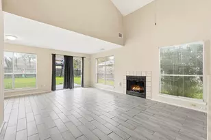 16623 Red Gully Dr, Sugar Land, TX 77498 - Photo 5