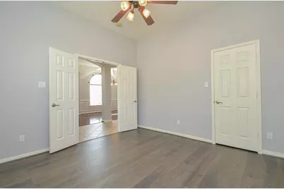 6726 Oakman, Sugar Land, TX 77479 - Photo 9