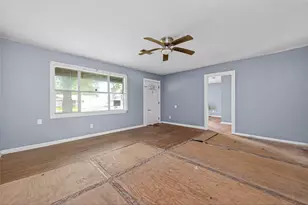 217 N Holly Ave, Cleveland, TX 77327 - Photo 9