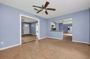 217 N Holly Ave, Cleveland, TX 77327 - Photo 5
