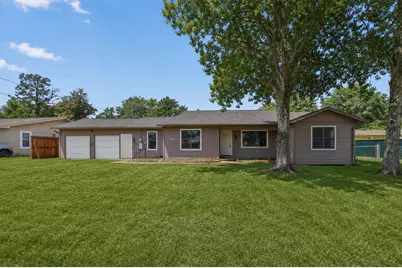217 N Holly Avenue, Cleveland, TX 77327 - Photo 1