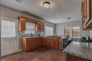 2410 Cleburne St, Houston, TX 77004 - Photo 19