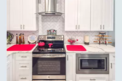 1325 Palomino Trail, Angleton, TX 77515 - Photo 5