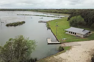 1325 Palomino Trail, Angleton, TX 77515 - Photo 25