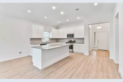 3914 Sugardale Street, Baytown, TX 77521 - Photo 9