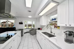 7407 Shiner Ln, Houston, TX 77072 - Photo 9