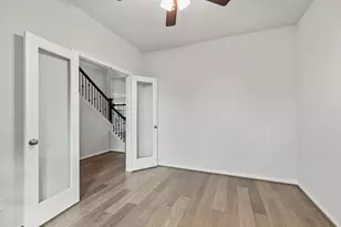 2006 Magnolia Ct, Sugar Land, TX 77498 - Photo 7