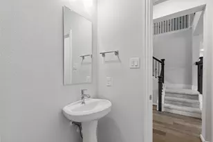 2006 Magnolia Ct, Sugar Land, TX 77498 - Photo 9