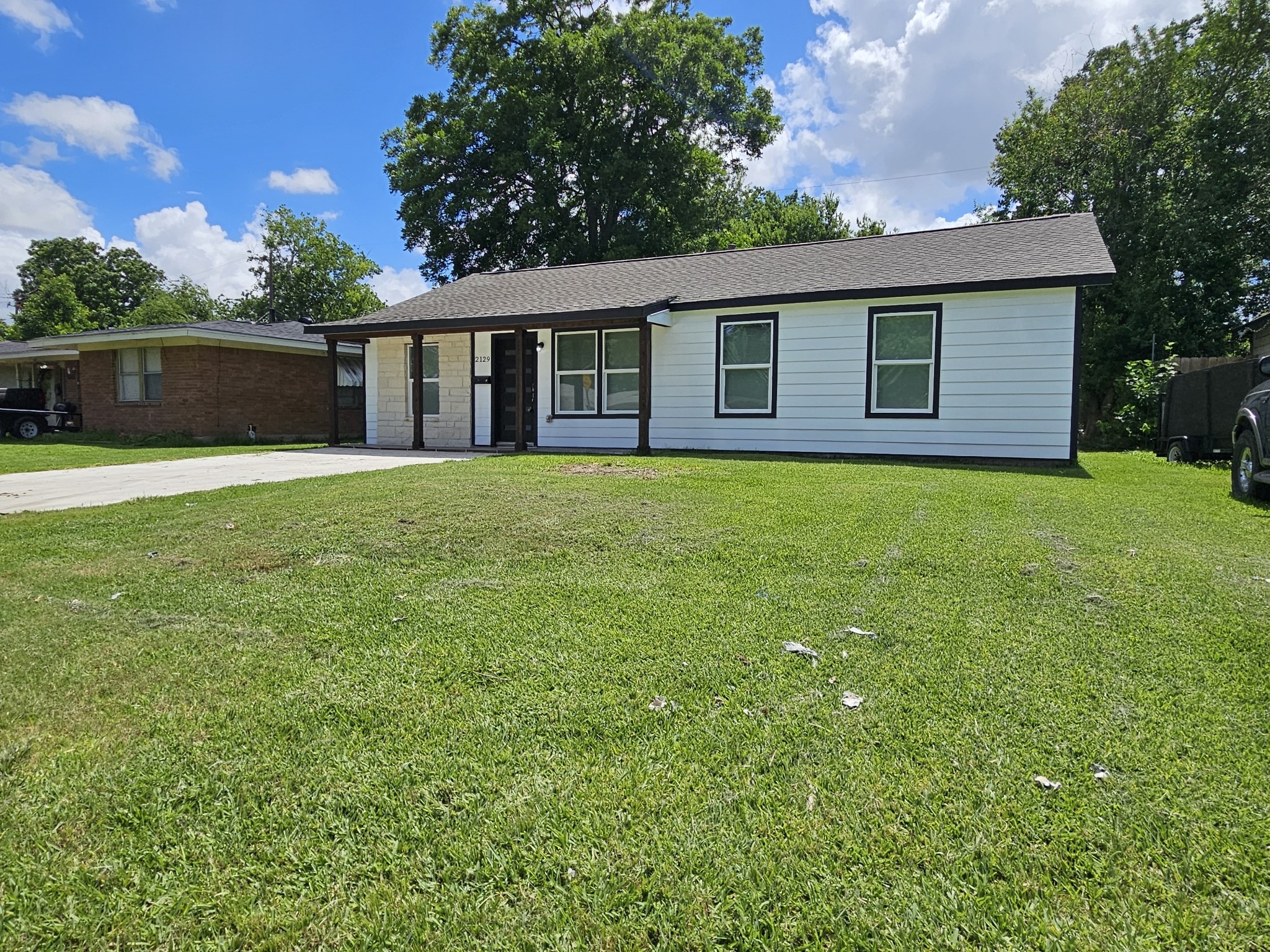 Kraft Raspberry Commercial 2129 Raspberry Ln, Pasadena, TX 77502 - MLS 89366540 - Coldwell Banker