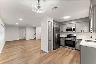 4 Dashwood Forest St, The Woodlands, TX 77381 - Photo 9