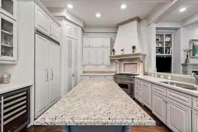 1235 Wynden Commons Lane, Houston, TX 77056 - Photo 9