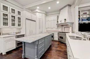 1235 Wynden Commons Ln, Houston, TX 77056 - Photo 11