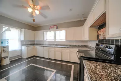 2424 Southmore Boulevard, Houston, TX 77004 - Photo 17