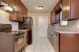 8518 Forum Dr, Houston, TX 77055 - Photo 3