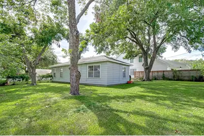 8518 Forum Drive, Houston, TX 77055 - Photo 17