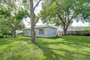 8518 Forum Dr, Houston, TX 77055 - Photo 17