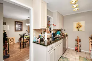 13958 Hollowgreen Dr, Houston, TX 77082 - Photo 11