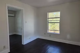 302 71 St St, Houston, TX 77011 - Photo 5