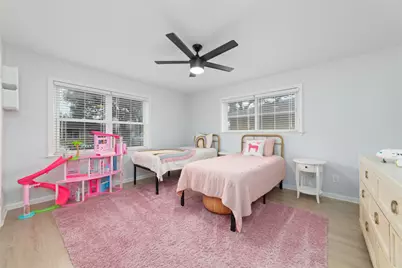 6435 Woodbrook Lane, Houston, TX 77008 - Photo 15