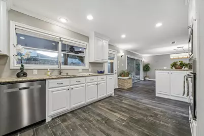 1205 Marine Drive, Galveston, TX 77550 - Photo 5