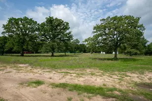327 Teal Lake Dr, Caldwell, TX 77836 - Photo 9