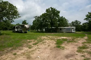 327 Teal Lake Dr, Caldwell, TX 77836 - Photo 3