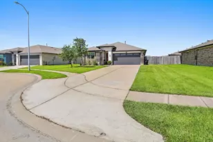 407 Turtle Oak Ln, Baytown, TX 77523 - Photo 1