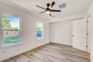 315 Cypress St, Alvin, TX 77511 - Photo 23